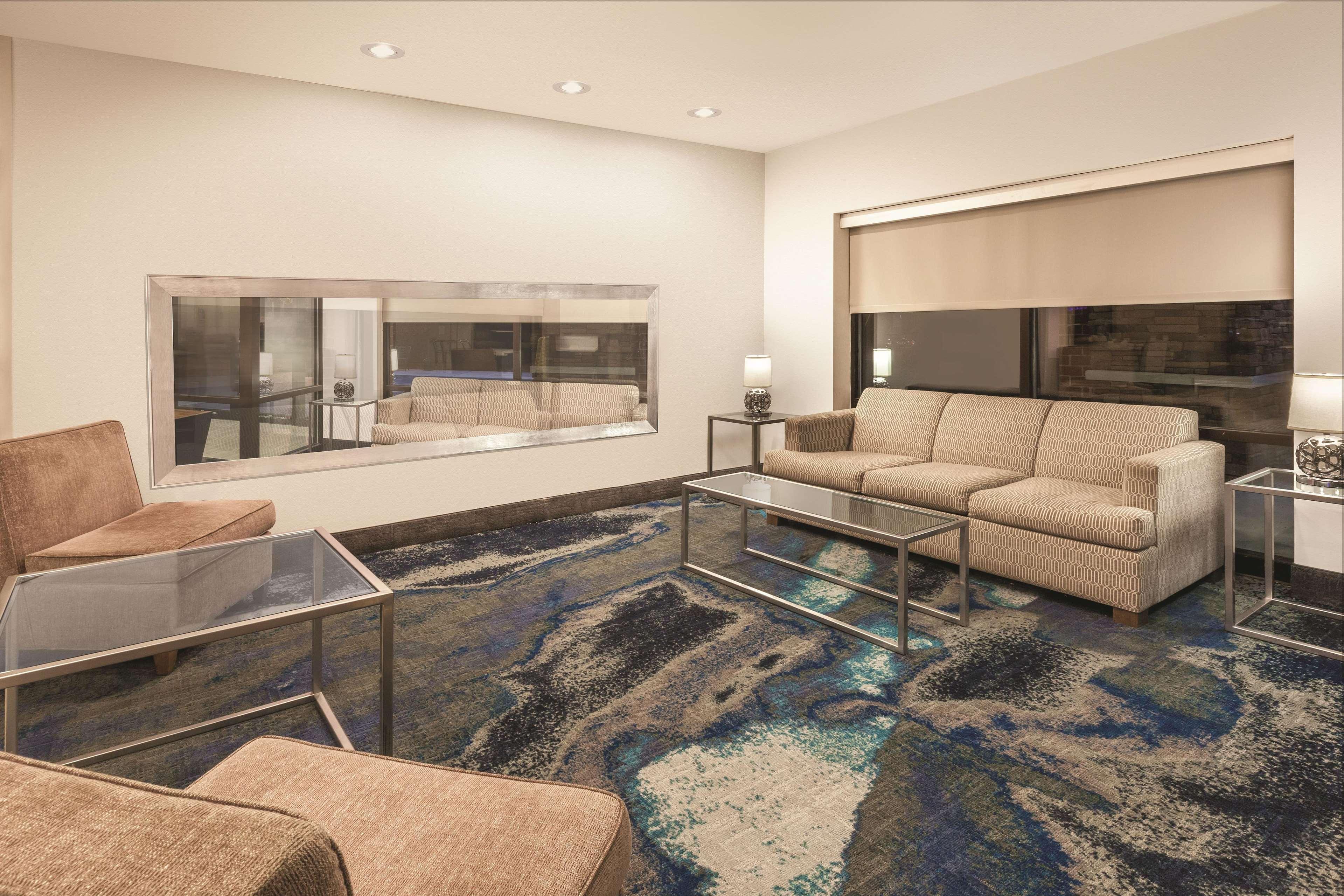 מלון אסינגטון La Quinta By Wyndham Philadelphia Airport מראה חיצוני תמונה
