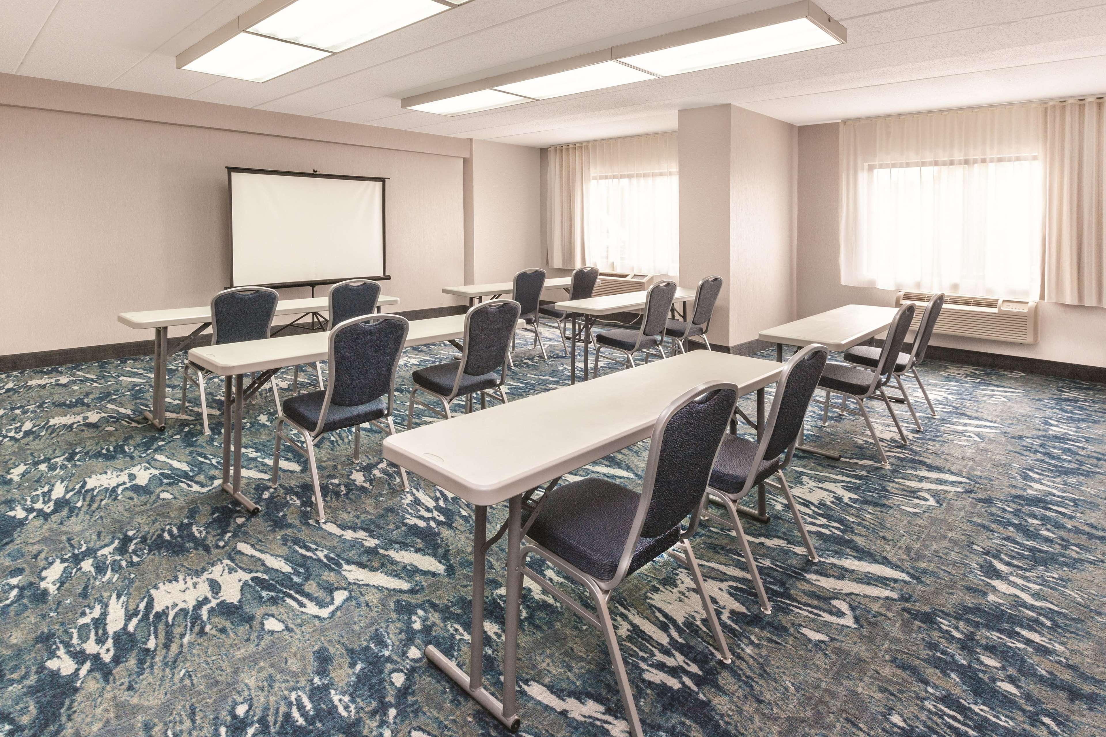 מלון אסינגטון La Quinta By Wyndham Philadelphia Airport מראה חיצוני תמונה