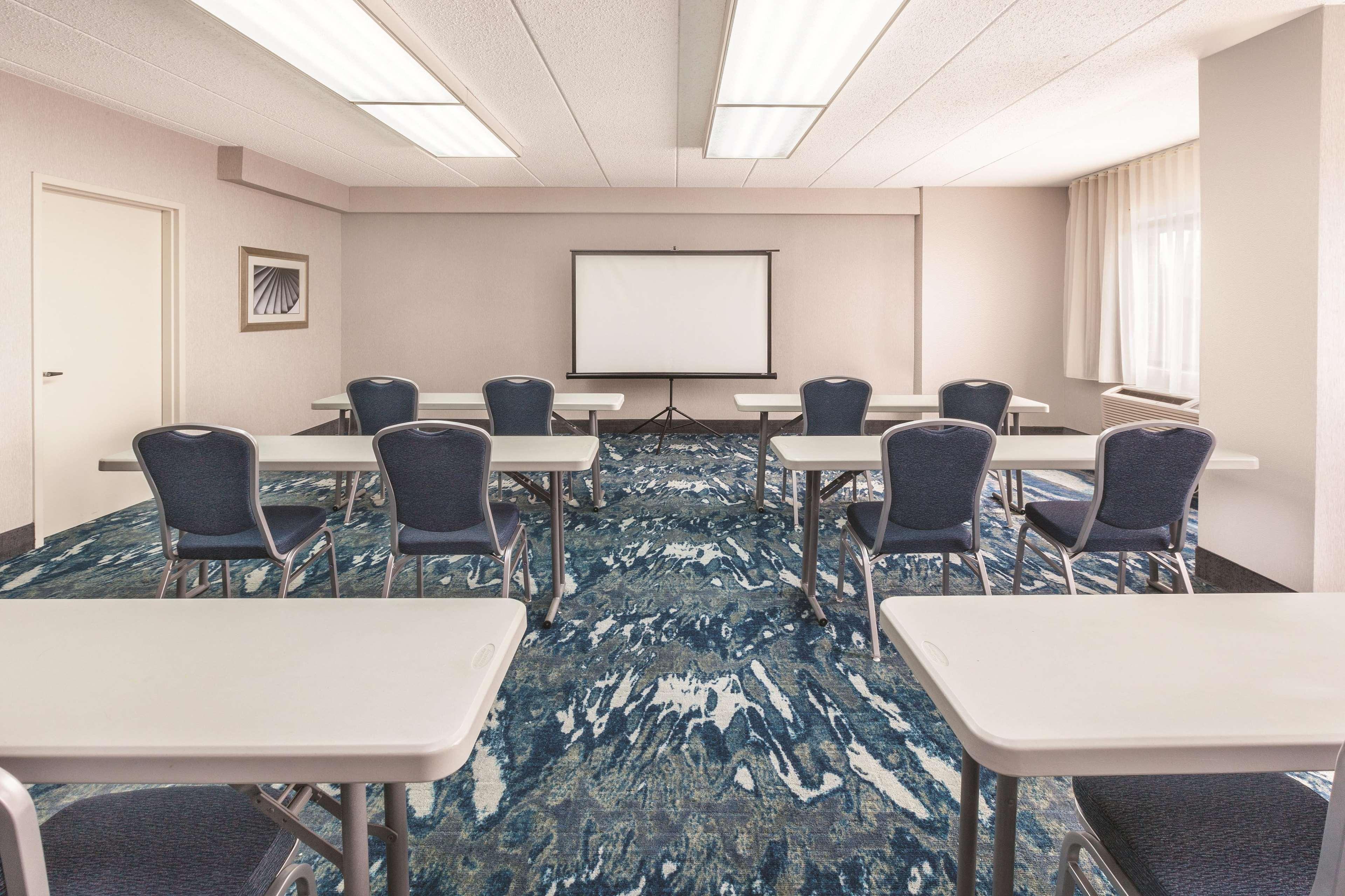 מלון אסינגטון La Quinta By Wyndham Philadelphia Airport מראה חיצוני תמונה