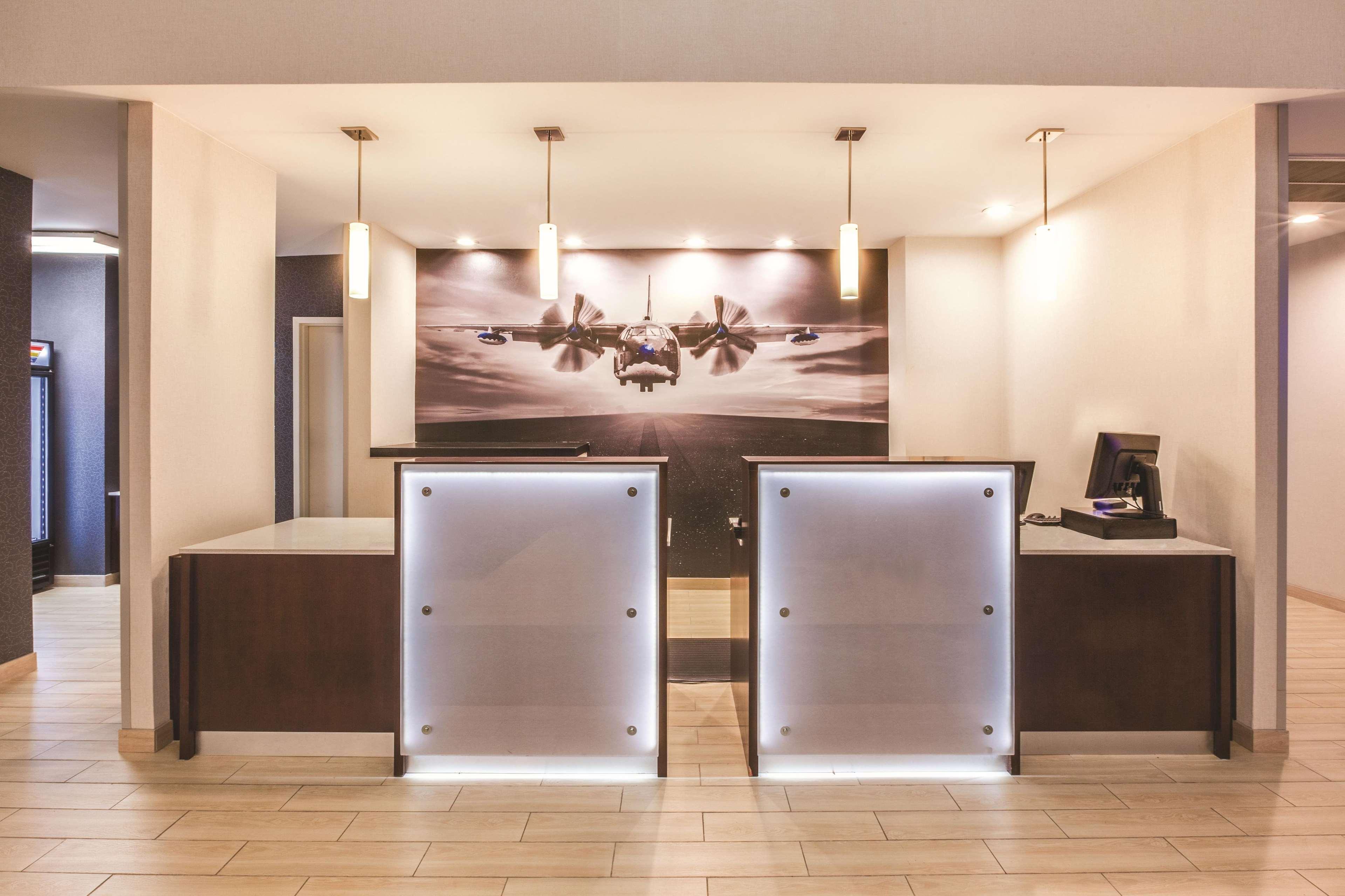 מלון אסינגטון La Quinta By Wyndham Philadelphia Airport מראה חיצוני תמונה