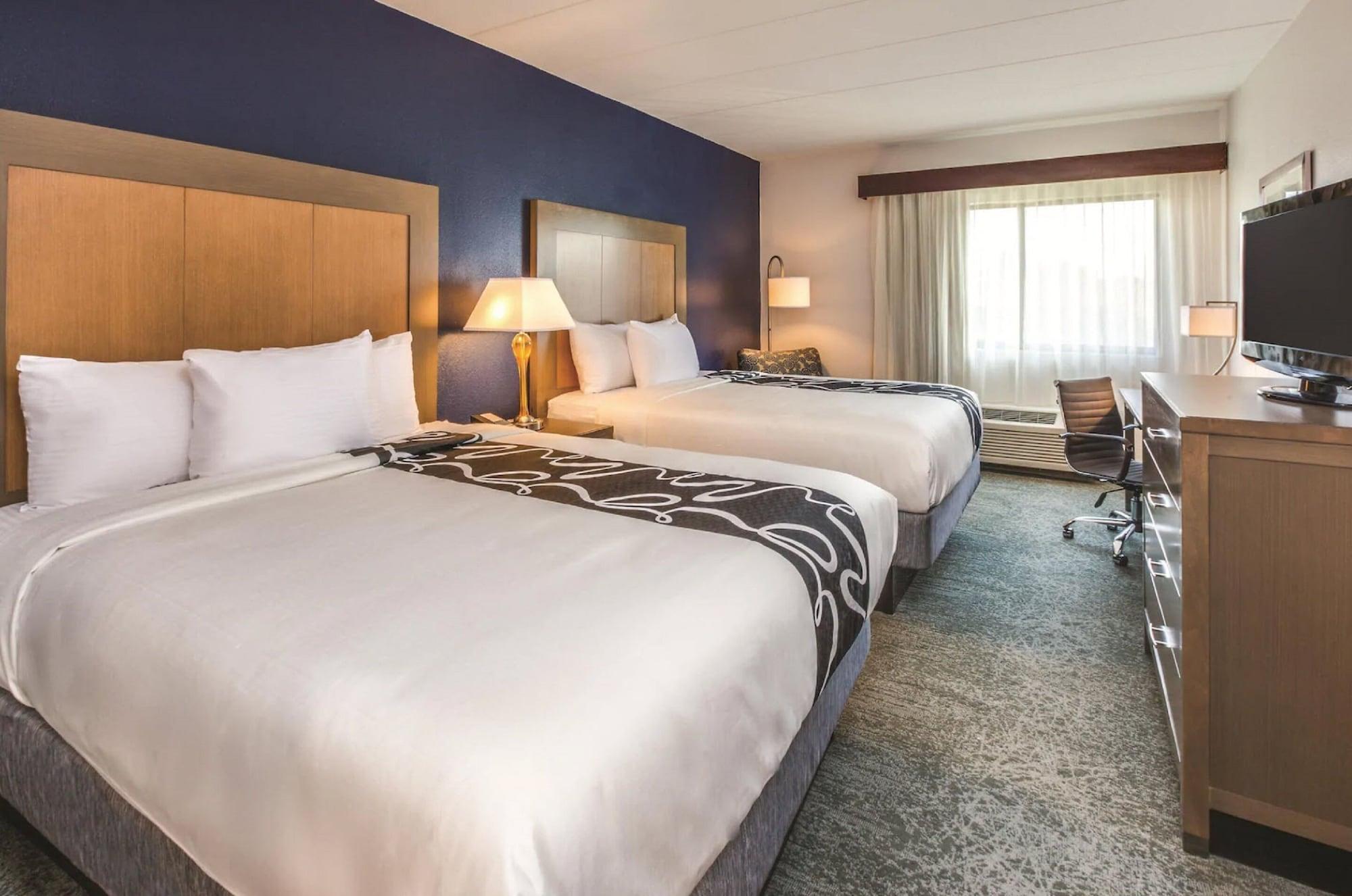 מלון אסינגטון La Quinta By Wyndham Philadelphia Airport מראה חיצוני תמונה
