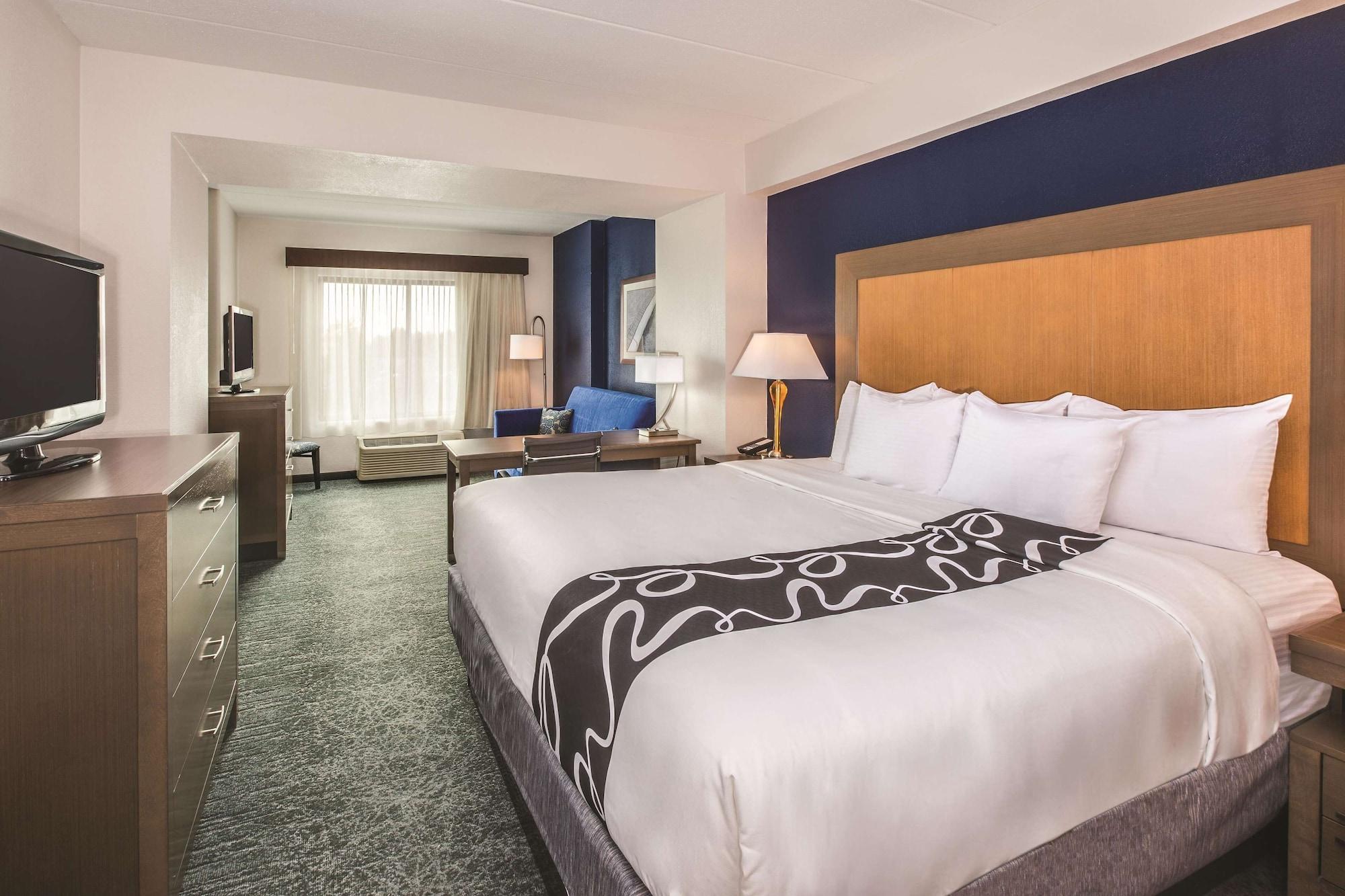 מלון אסינגטון La Quinta By Wyndham Philadelphia Airport מראה חיצוני תמונה